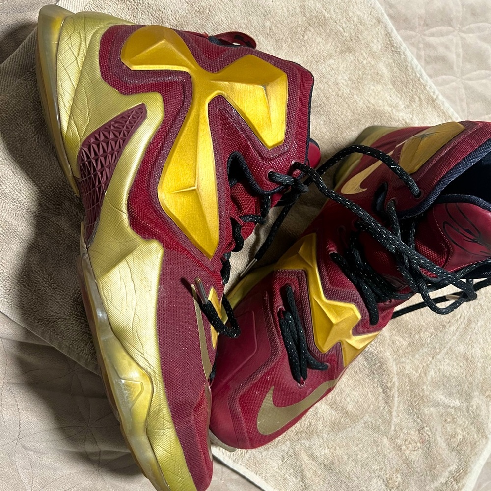 lebron iron man tennis shoes